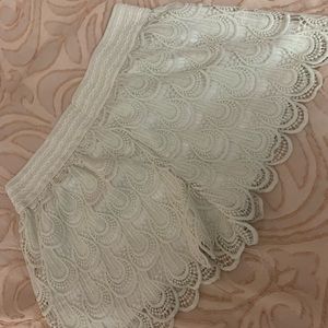 Women’s white lace high waisted shorts